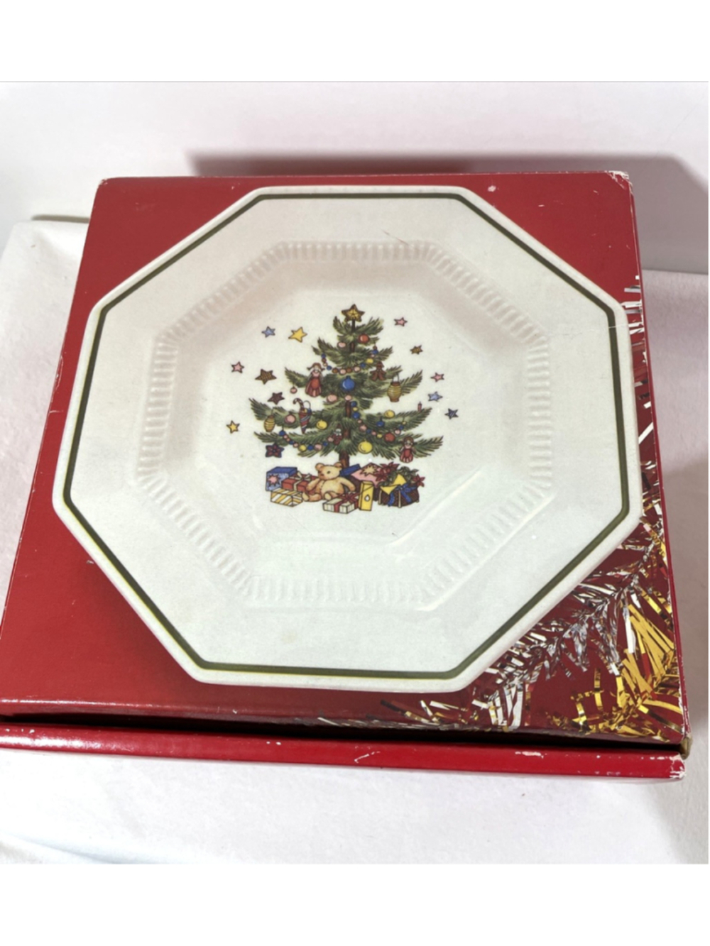 Nikko Japan Christmastime Octagonal Rim Soup Plates Set of 4 Bowls in Box